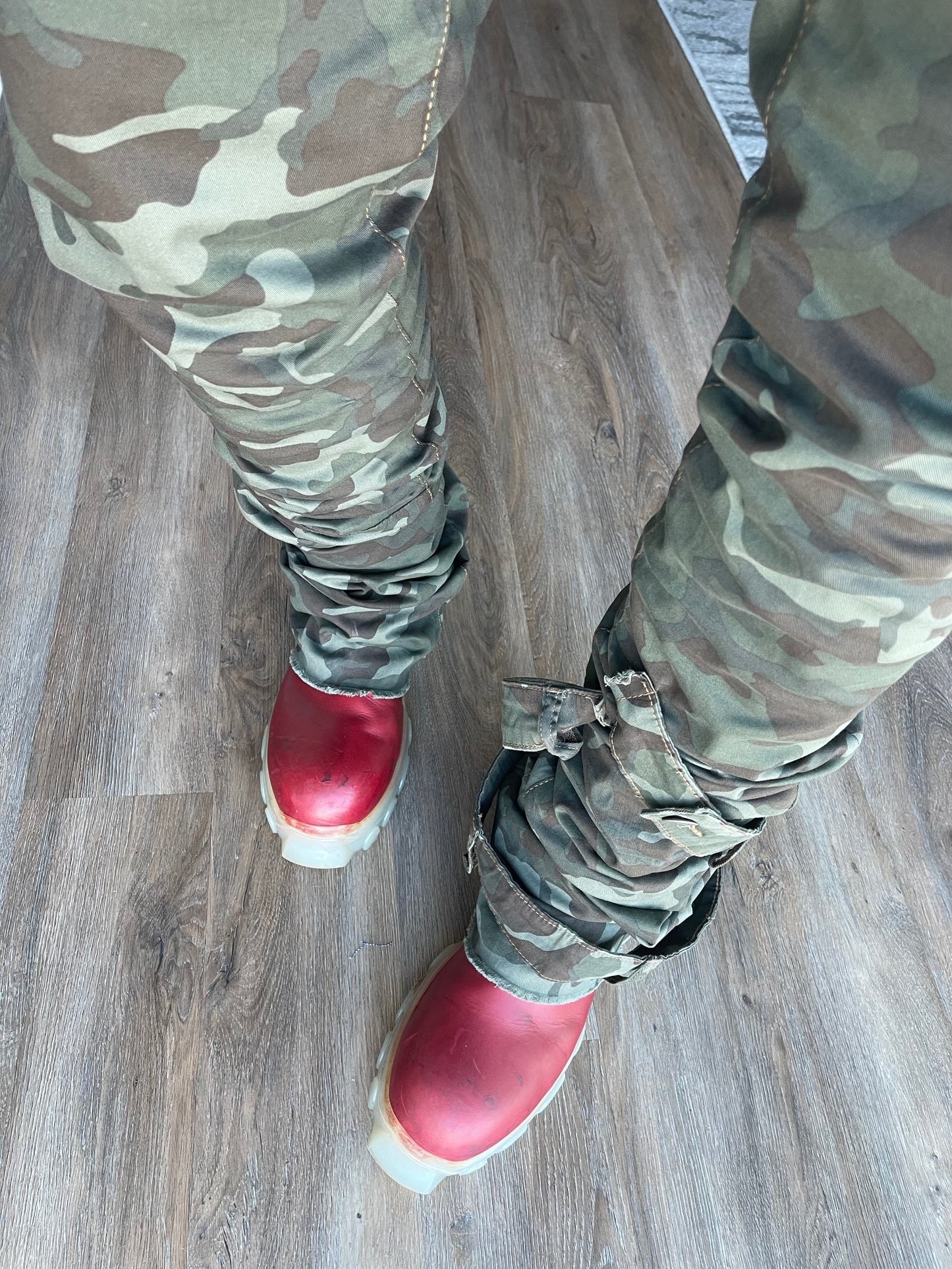 Camo Super Stacked Denims w/ Belt Shin