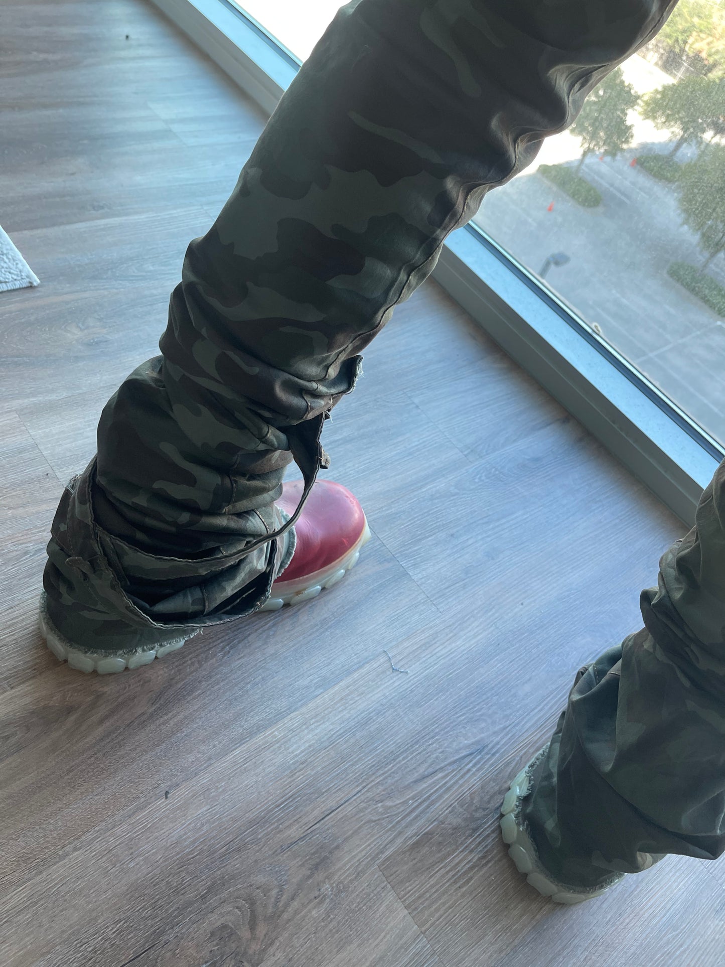 Camo Super Stacked Denims w/ Belt Shin